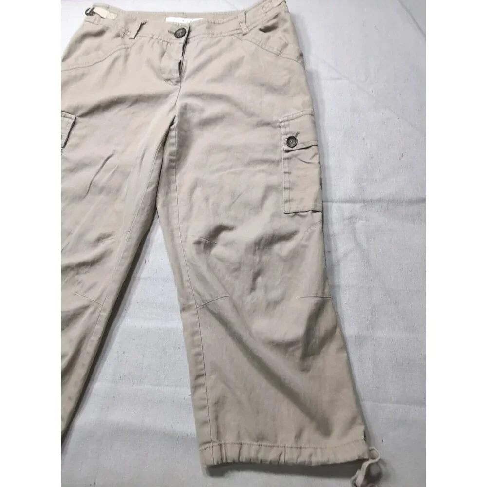 Trina Turk Los Angeles Beige Cargo Capri Shorts  Side Pockets Size 4